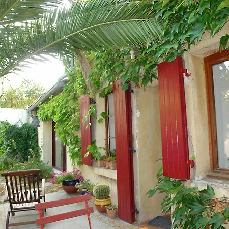 Dans Maison De Caractere * Nimes